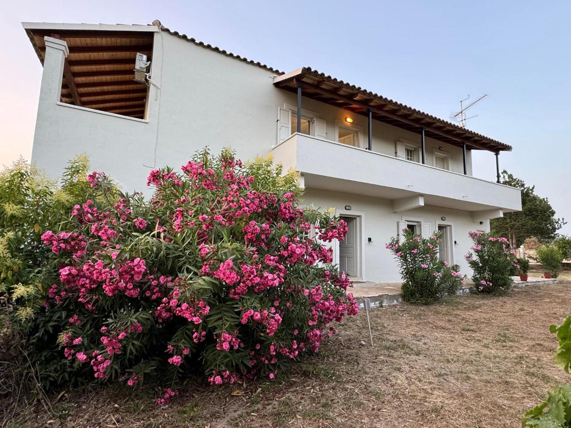 Kouros Apartments Litheres Exterior foto